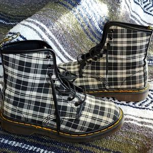 Doc Martens 1460 MIE canvas boots.